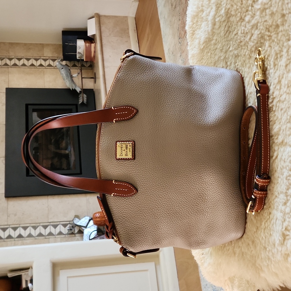 Gorgeous Dooney & Bourke Elephant Leather Satchel or Shoulder Bag 🩶🐘 - Picture 1 of 16